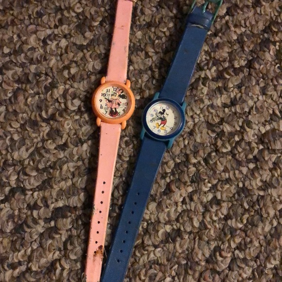 Vintage, Mickey and Minnie mouse watches made in Japan water resistant plastics - Picture 1 of 5